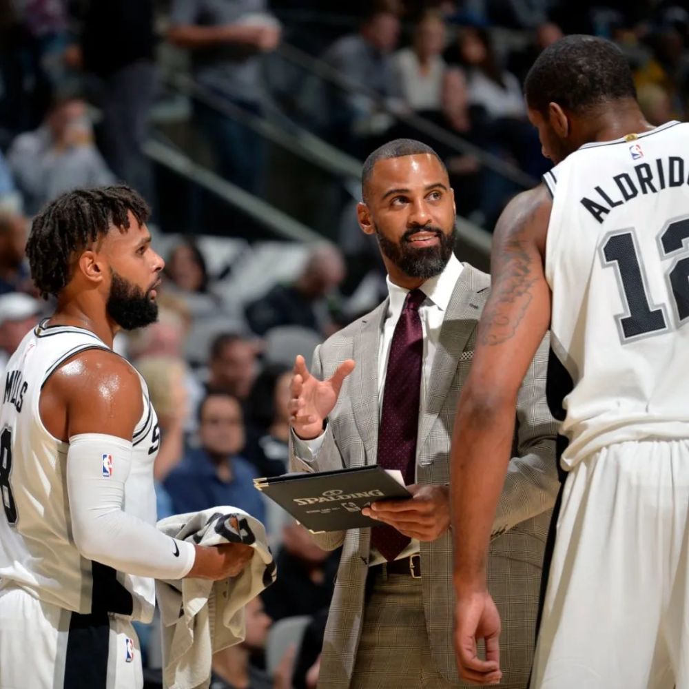 更换教练在 更换教练在